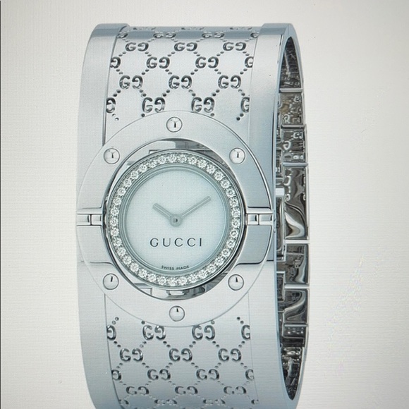 Gucci Watch with Diamonds and Mother of Pearl Face - Picture 11 of 11